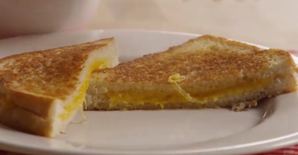 Grilled cheese sandwich in a nonstick pan (14505) | Povkusu.com