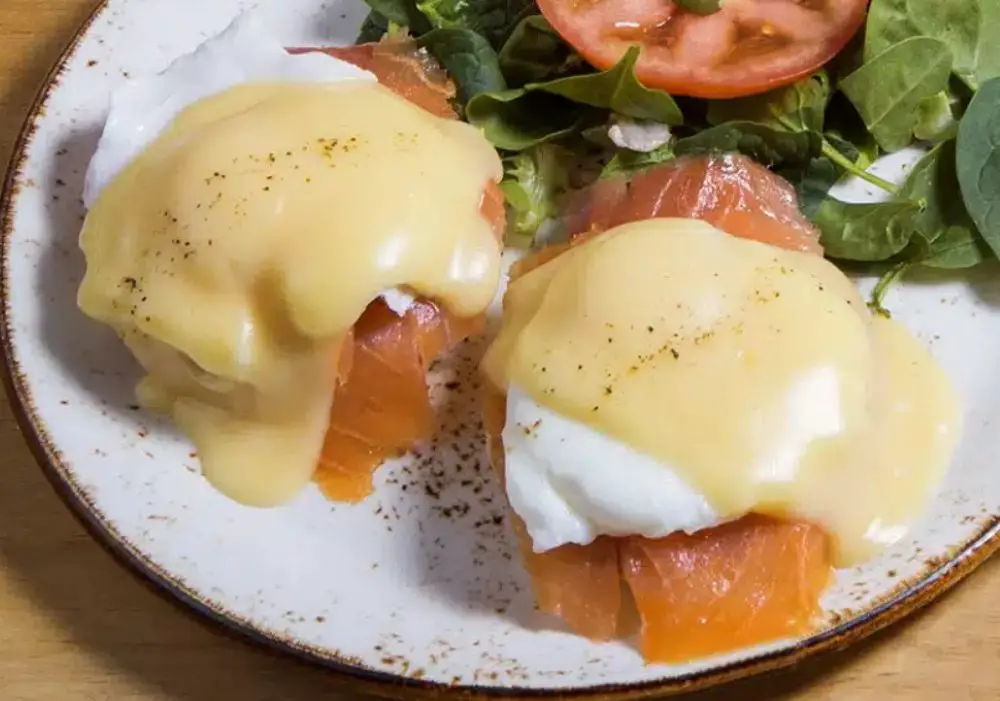 Receta sencilla para preparar los clásicos Huevos Benedictine (14816) | Povkusu.com