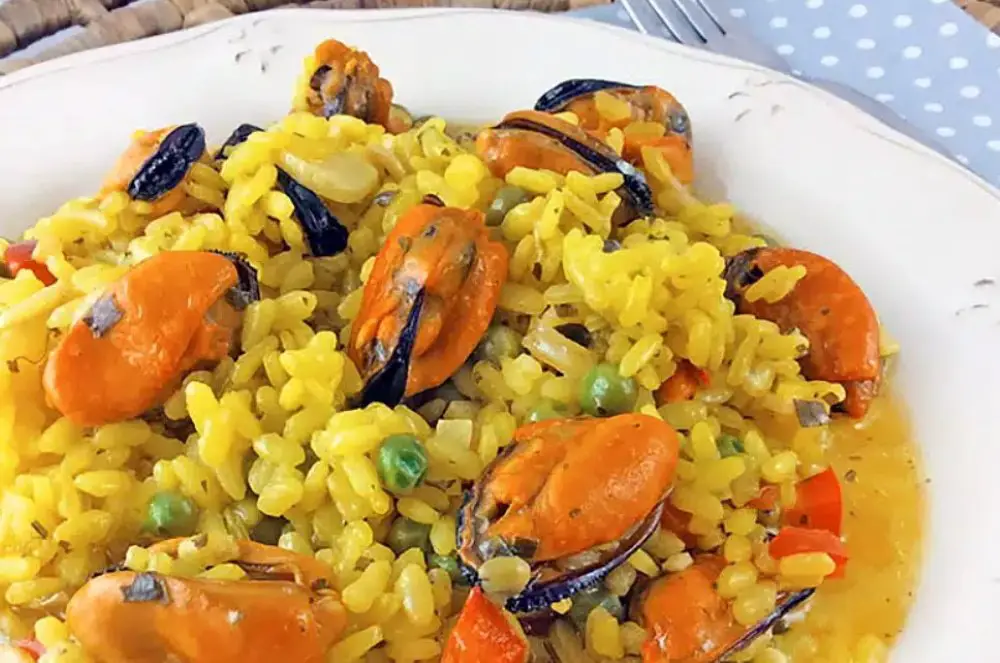 Arroz con mejillones es un guiso marinero sabroso (14948) | Povkusu.com