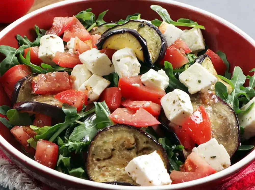 Ensalada original de berenjenas y queso (15770) | Povkusu.com