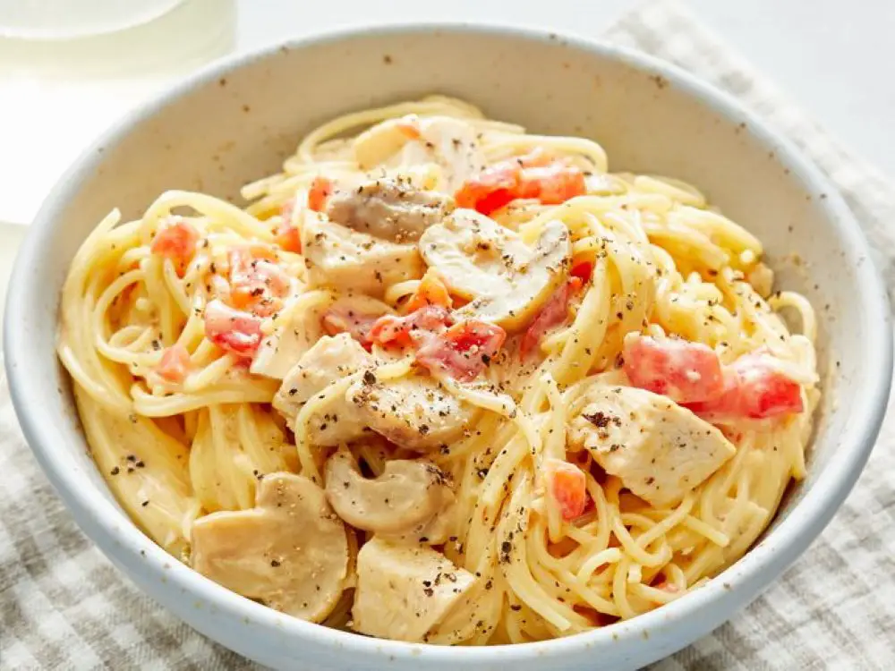 Hearty and tasty spaghetti with chicken (16011) | Povkusu.com