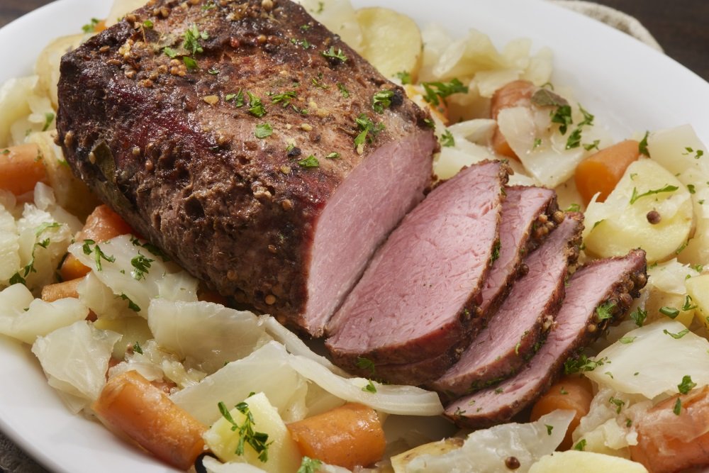 Soft and juicy corned beef with vegetables (16552) | Povkusu.com