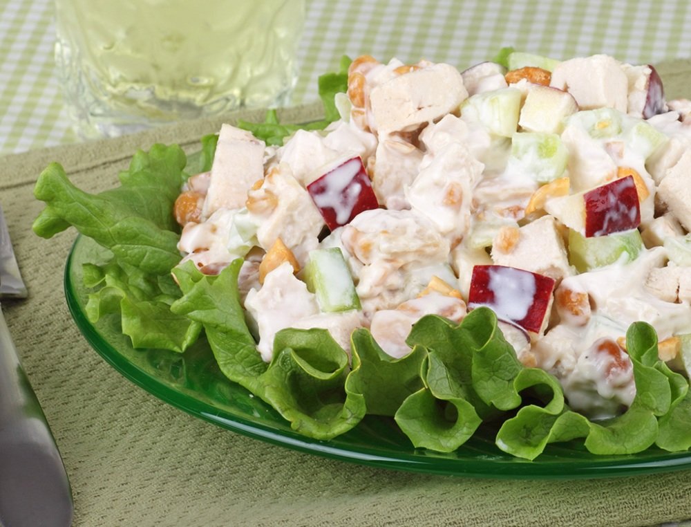 Una ensalada original y deliciosa con pollo y manzanas (19498) | Povkusu.com