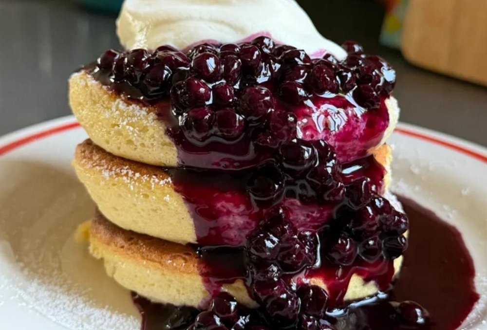 Airy pancakes with currants (19656) | Povkusu.com